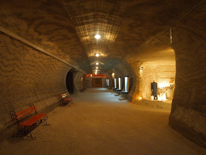 Illustration for article titled This Ukrainian salt mine is like a tourist resort for morlocks